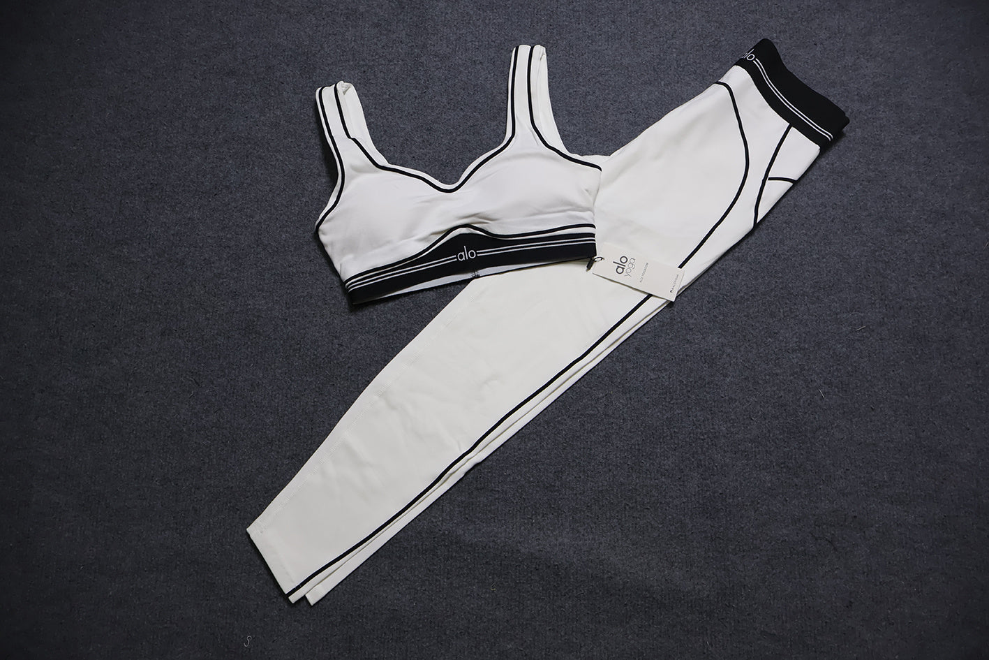 ALO Sports Bra And Leggings Sets